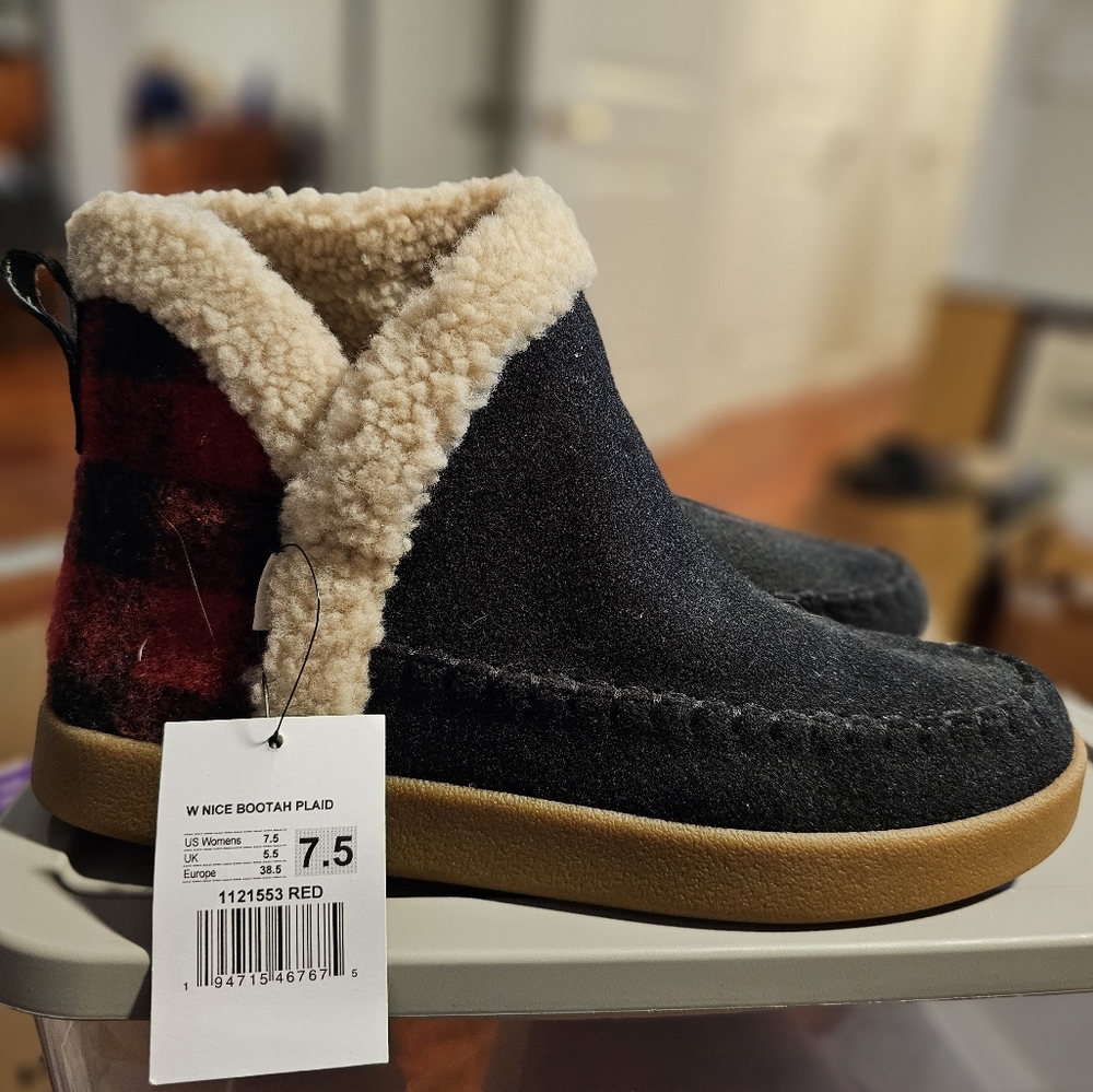 Sanuk Booties 7.5
